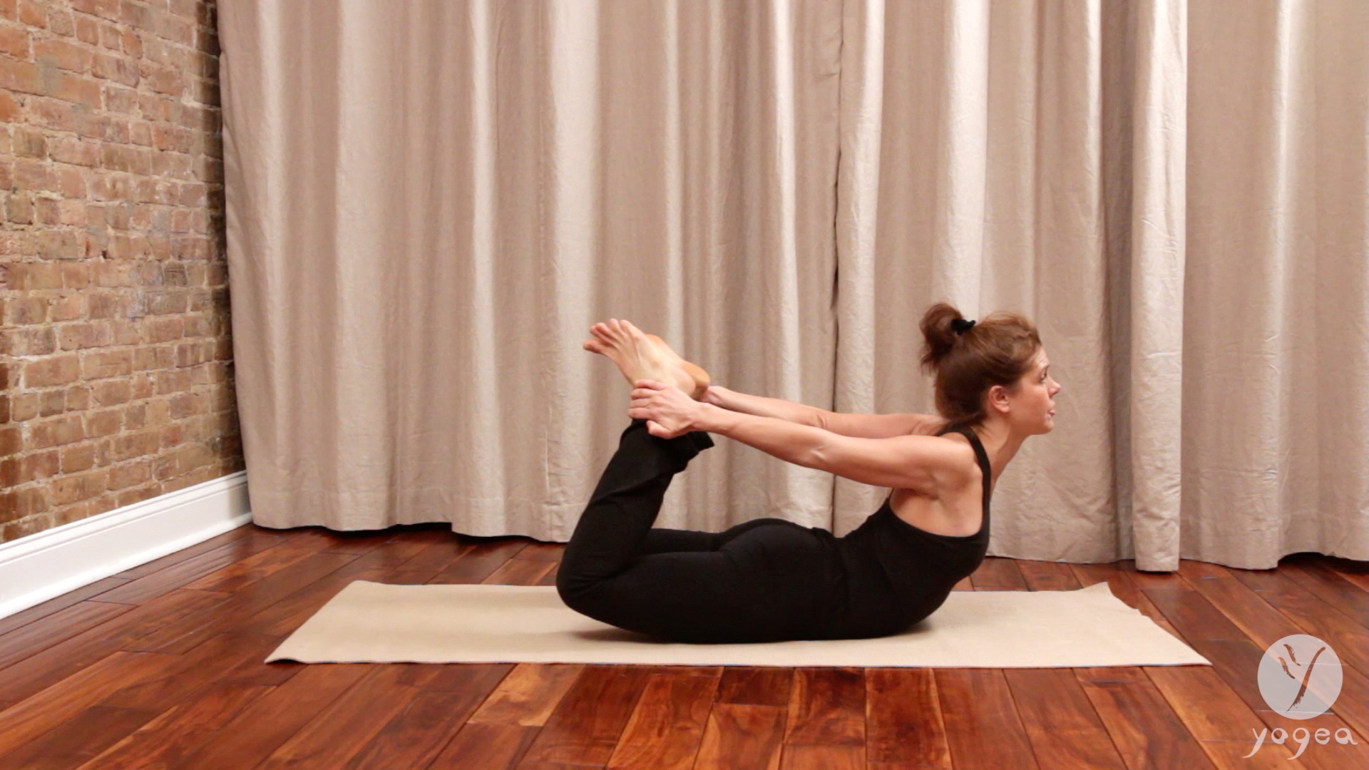Frog Pose Yoga Flow | Yoga for healthy hips | Manduka yoga class | Hip  opener yoga | Yoga for hips - YouTube