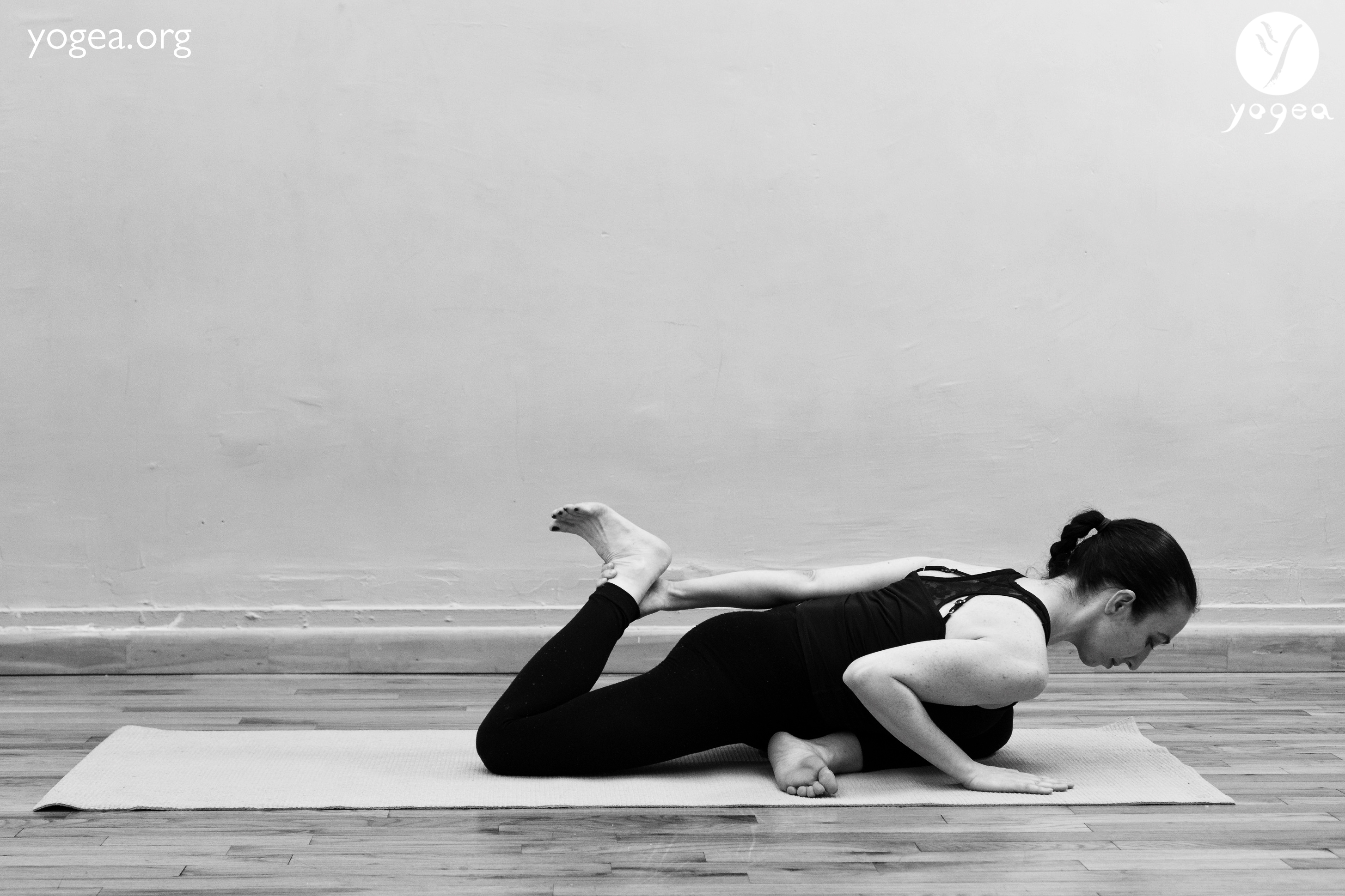 Female Yoga Trainer Vasant Kunj, Shweta Yoga Trainer Delhi