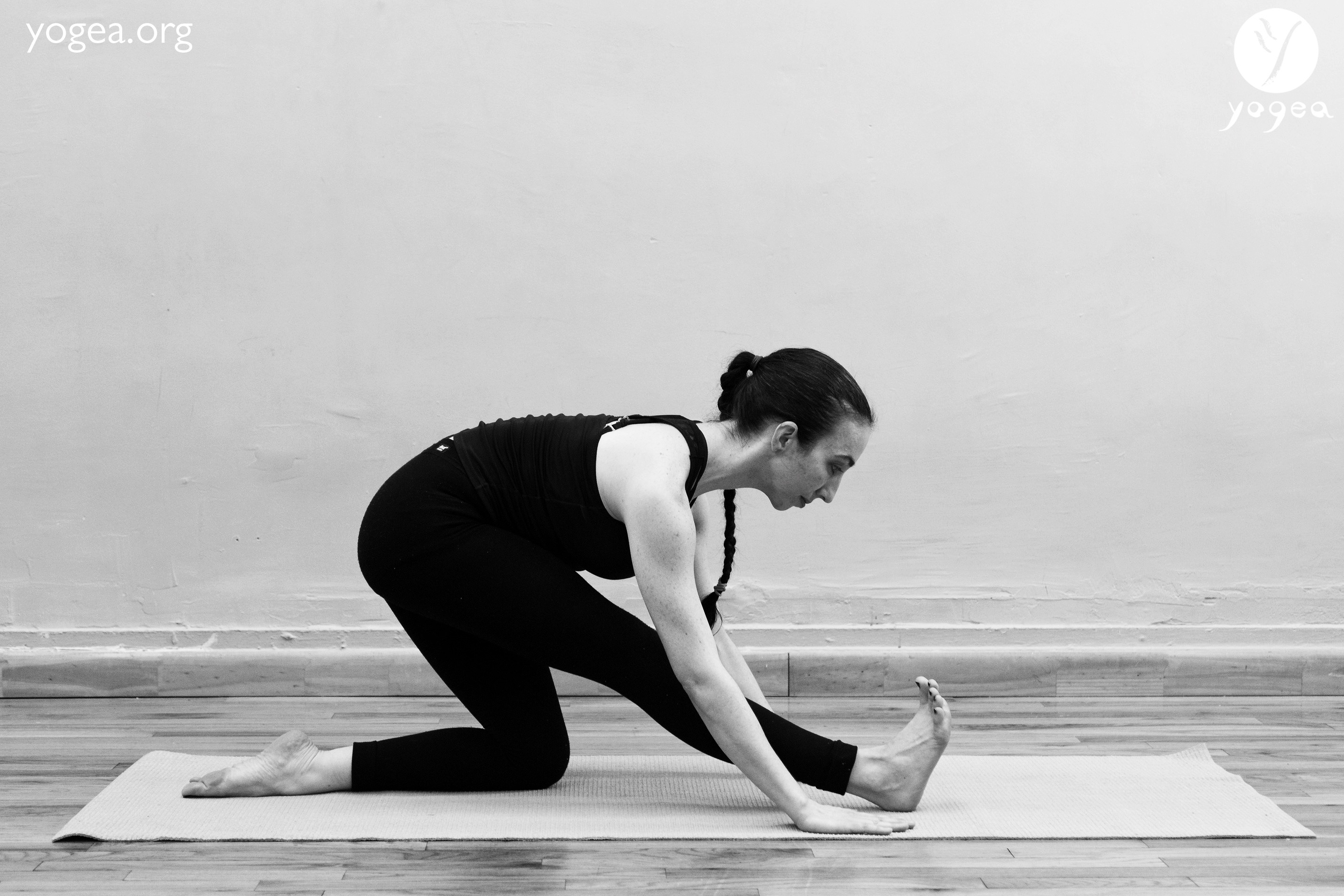 Top 10 Benefits of Doing Yoga with Gurugrid